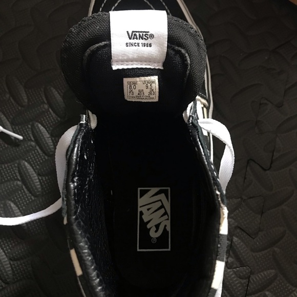 Vans - Picture 6 of 6